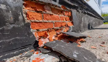 Signs of foundation issues on a home